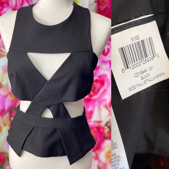 Edgy and sophisticated cut out top - Picture 3 of 3